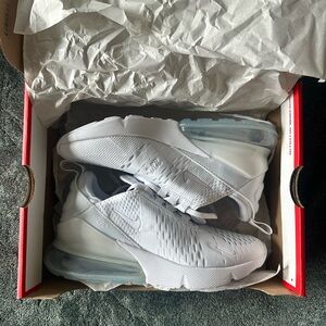 Youth Nike White Air Max 270 Shoes (GS) 3.5Y